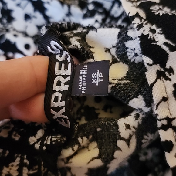 Express XS white and black - Picture 3 of 3